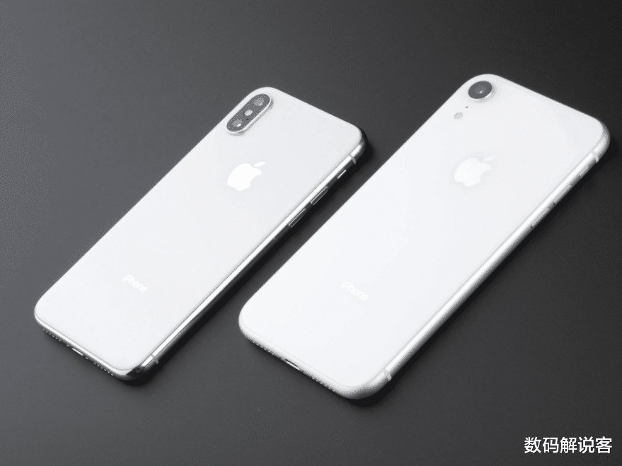 苹果：苹果突然宣布，iPhoneXR一夜跌至“跳水价”，手里的华为不香了
