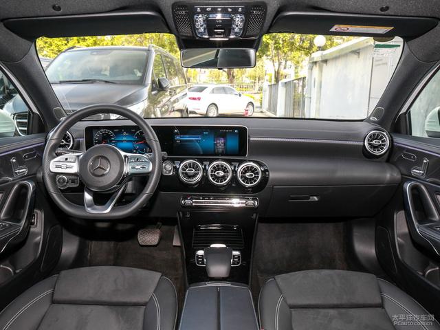 『北京奔驰』北京奔驰A级新增车型上市 售价23.28万元