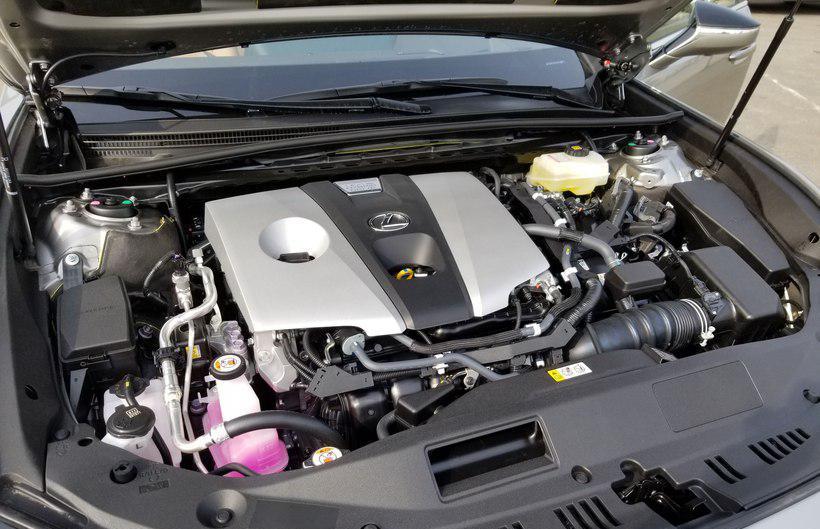 宝马3系▲34万喜提雷克萨斯ES，对比堂弟的宝马3系，车主：想说六个字