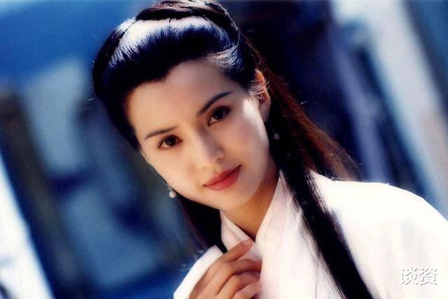 李若彤|54岁李若彤近照显老态，颈纹明显脸部僵硬，手臂肌肉线条很优秀