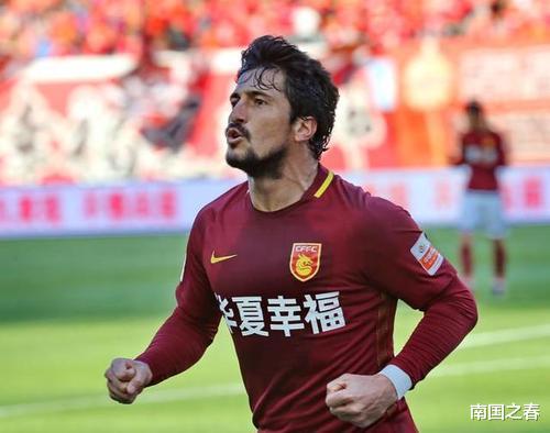 【国足】恒大归化球员入选国足引争议，媒体人力挺王宝山，为建业外援不平