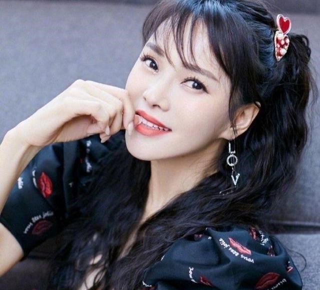 金莎|乘风破浪的6个姐姐，告诉我们的3个残酷的社会现实