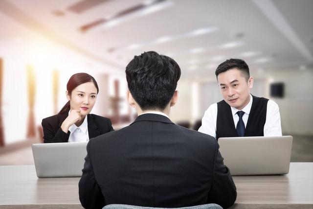 「面试」刚入职就离职！面试谈好工资12000，入职变7200，HR还说符合规定！