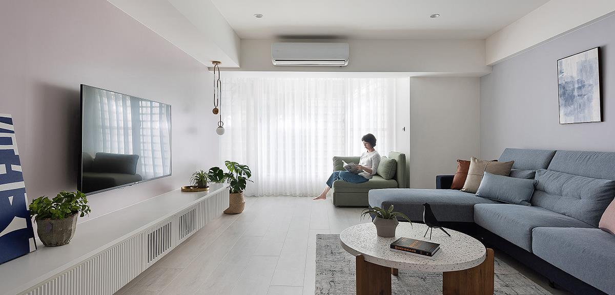 沙溢▲她家132㎡的房子一入户就把人迷住，全屋干净整洁到令人羡慕，美