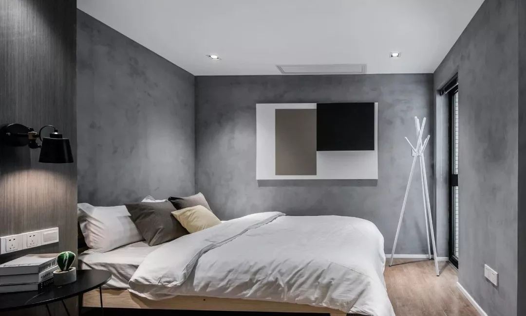 睡前脱下的衣服放哪儿？看别人都怎么做