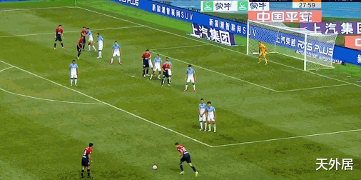 郜林|中超最大黑马踢疯了！郜林梅开二度，另外一位恒大旧将5分钟造2点