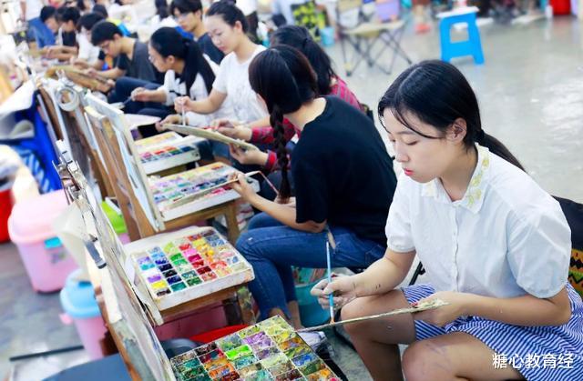 考试|美术考试只剩5分钟，美术生如何救场，灵魂画手的世界我们不懂
