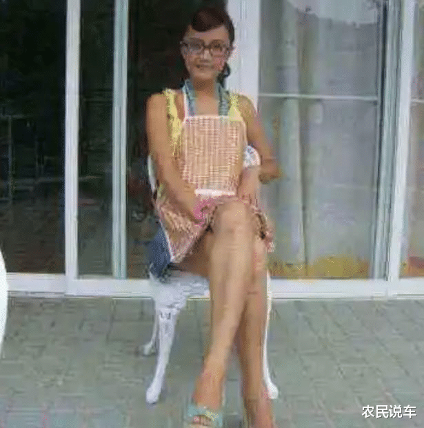 「五毛特效」小时候我们关注点在哪?有长腿小姐姐不看,却只顾看五毛特效!