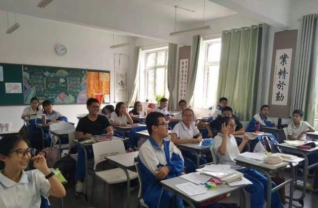 物理|文科录取率要低于理科,为何更多的学生选择学文,理由很现实!