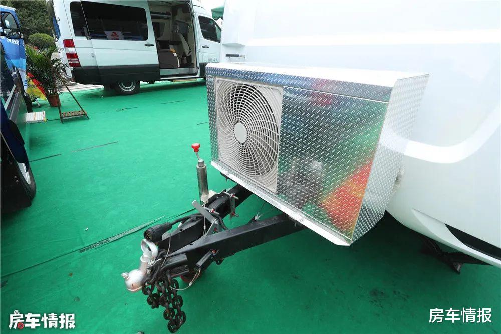 房车:推荐2款老百姓买得起的房车!空间配置都不差,15万全都能搞定