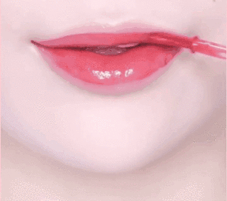 金智妮▲Jennie和蔡徐坤的玻璃唇，你学会了吗？