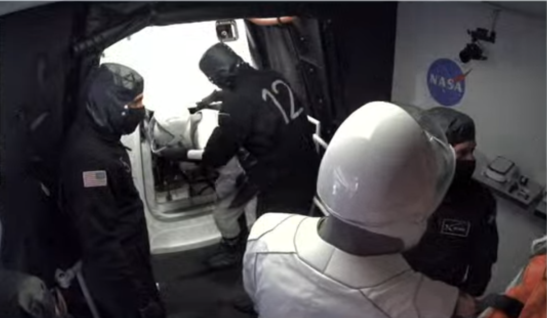 龙飞船■马斯克改写历史！5分钟看完Space X载人“龙”飞船发射全过程