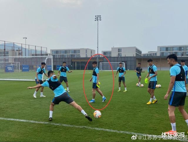 「江苏苏宁」别看他31岁,后防线上他只有守门员一个位置不能胜任,苏宁赚了