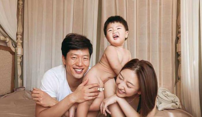 唐一菲|唐一菲：婚纱是自己260块钱买的，婚后6年都不幸福，就像是凑日子