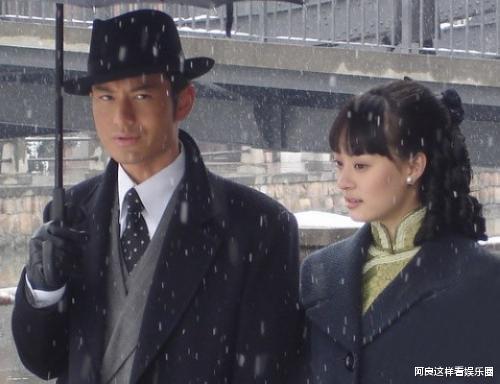 黄晓明|这下更惨了，黄晓明演完《八佰》，演技更烂了？