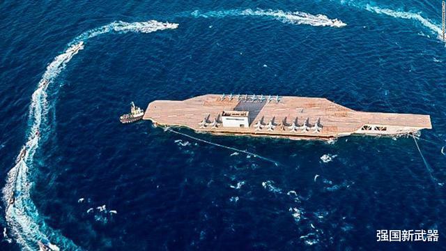 伊朗|伊朗军港传来噩耗，遭中国设计的导弹打击后，“美军航母”意外沉没！