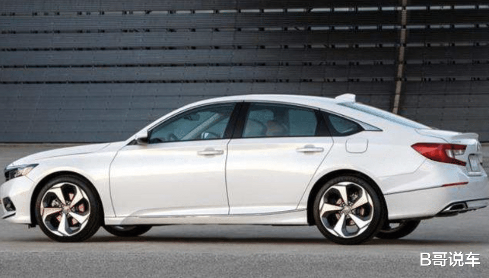 日产轩逸|刚上市就被骂，现16万起月销18000台！关键被评为“最强B级车”！