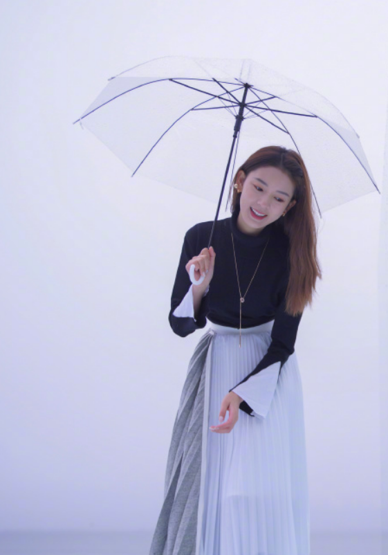 「陈瑶」《无心法师》“岳绮罗”演技获好评，陈瑶可咸可甜，美得像初恋