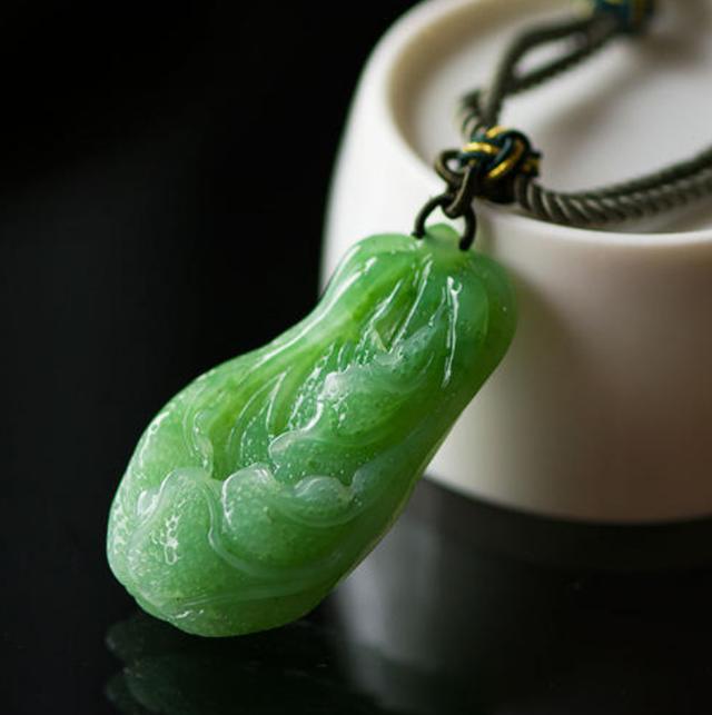 『翡翠』这10种玉石和翡翠极其相似，行家都经常看走眼，你会分辨吗？