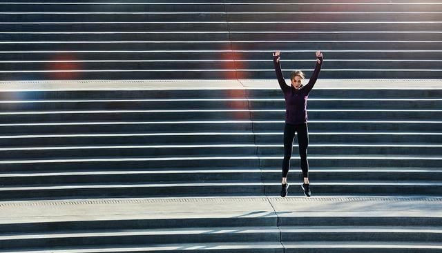 『燃脂』一个高效率燃脂动作，锻炼15分钟相当于慢跑30分钟，提高减肥效率