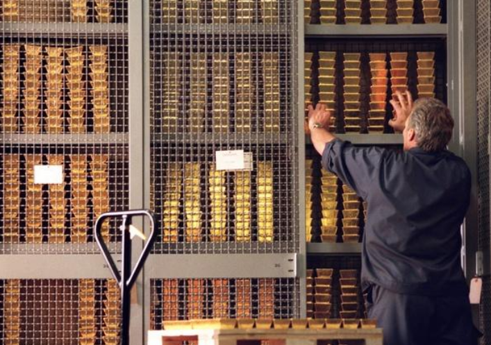 『黄金』想赖账？中国不再沉默！坚持运回600吨黄金，美经济或将受打击