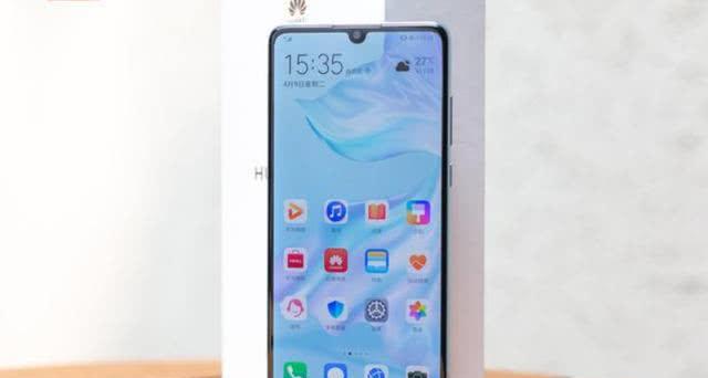 真旗舰一夜跌退场，华为含泪告别，网友称：他依然还是里程碑