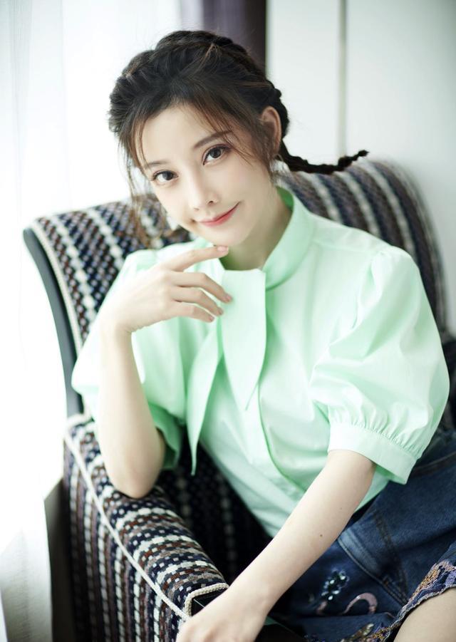 冯提莫|希林娜依·高和冯提莫即将合作，华语乐坛引来二十岁创作人的天下