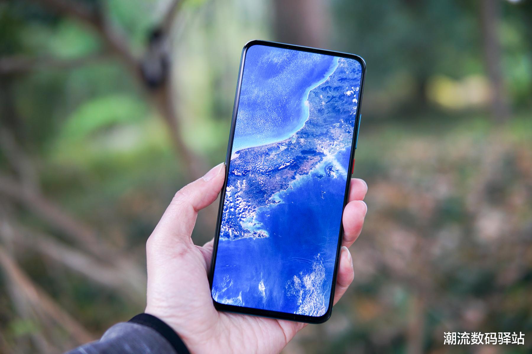 红米手机|卢伟冰火力全开,红米K30Pro沦为“清仓价”, 网友:总算等到了