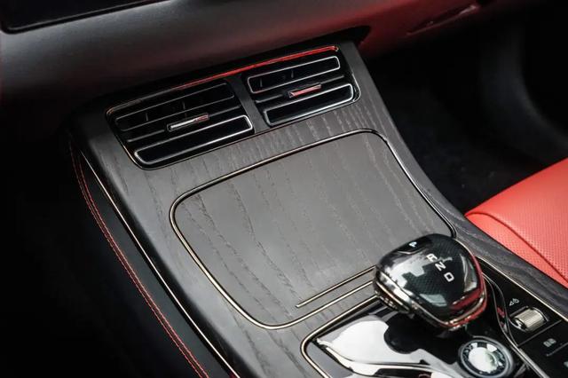 比亚迪汉|3.9秒破百!比亚迪汉不仅仅是堆料那么简单,细节太讲究,极精致