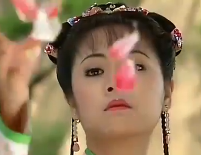 「尹正」还珠格格：3个版本的“紫薇散花”，网友：原版、高仿、拼多多的区别