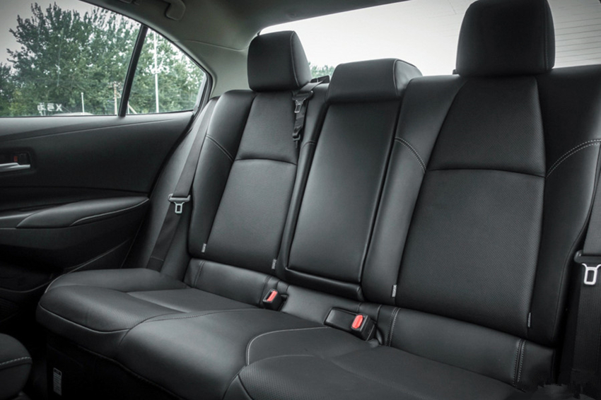 丰田卡罗拉|丰田良心车又降了！跌至10.68万，一箱油跑910KM，30天卖39341辆