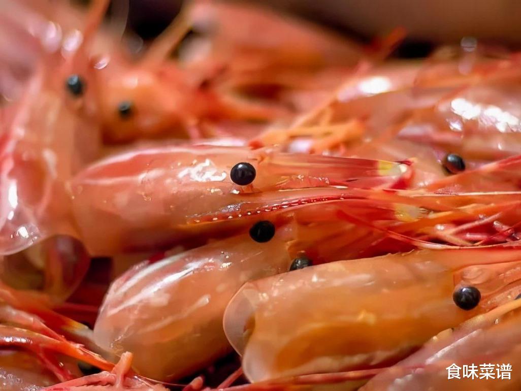 食材|为什么有些人吃虾去虾头,有些人吃虾不去虾头?虾头到底能吃吗?