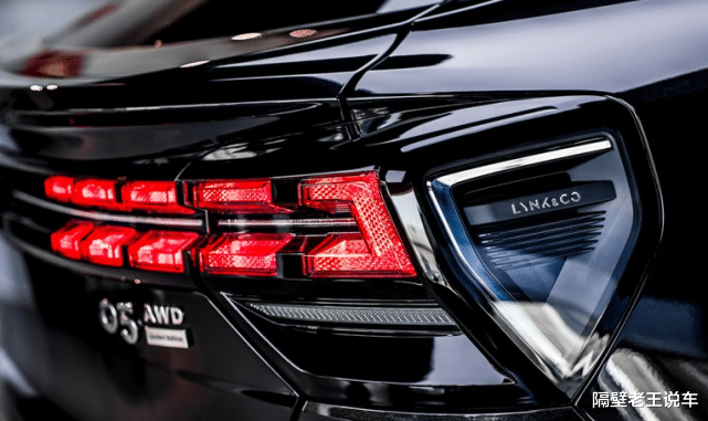 [沃尔沃]不愧是吉利，这车比保时捷漂亮十倍，极速230公里，沃尔沃发动机+8AT