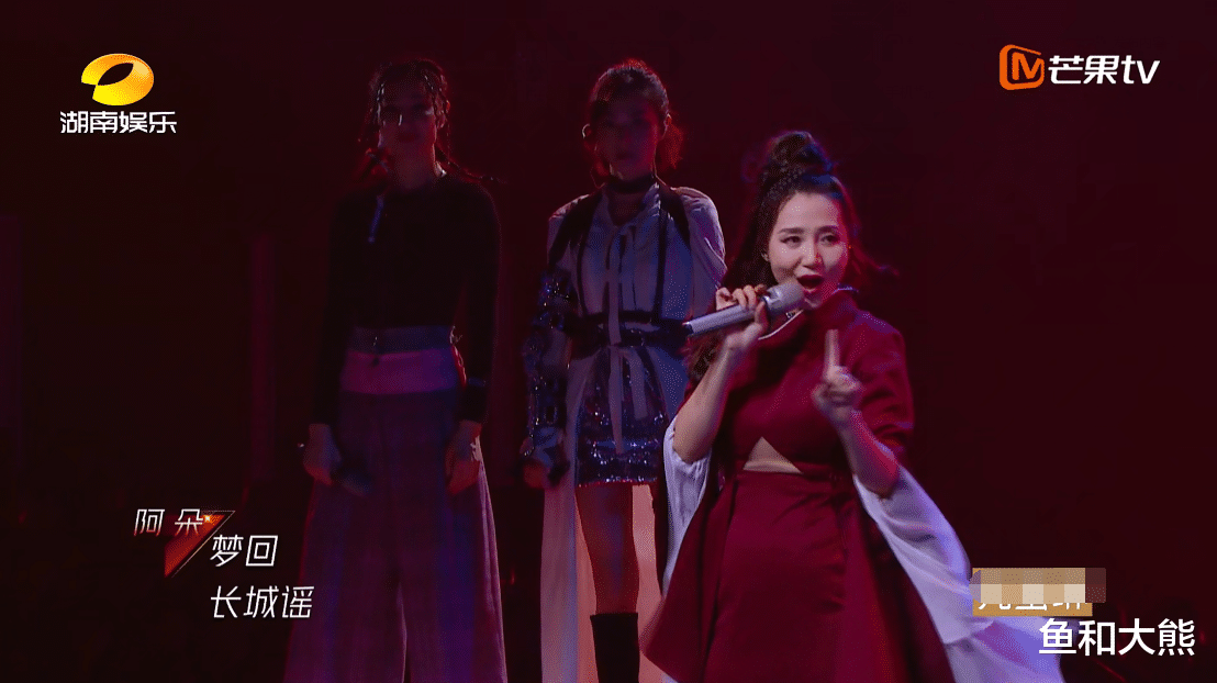 甄嬛传|《浪姐》第二次集体聚餐,吴昕缺席宁静C位,阿朵地位提升最明显