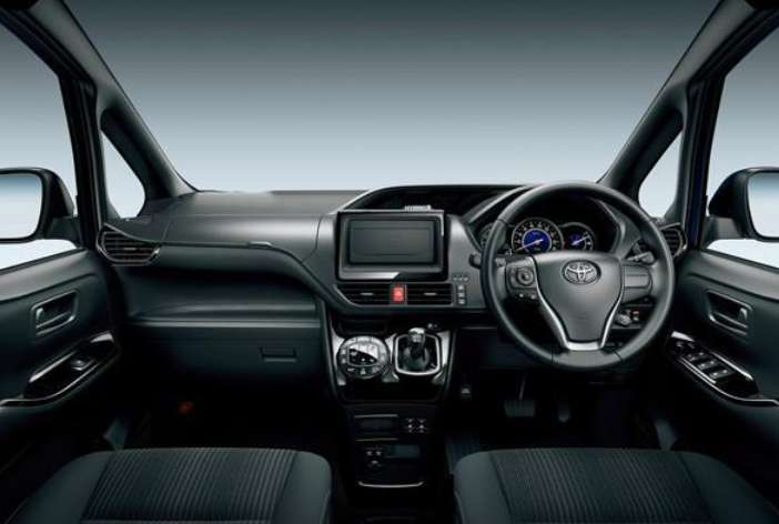 豐田發佈低端MPV，2.0升引擎，15萬直面別克GL8-圖5