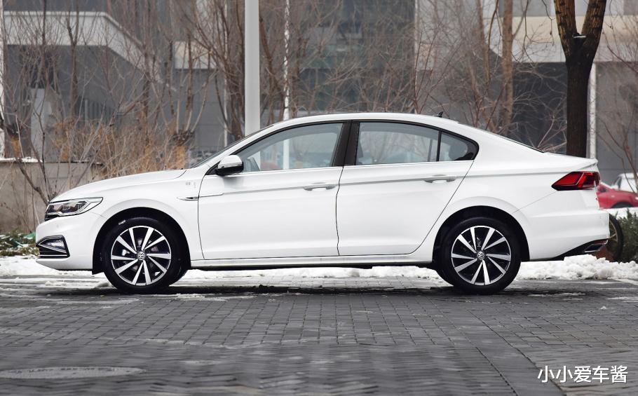 大众宝来|新宝来还是成功了，好看又耐用，配电动天窗，1.5L自吸动力不肉