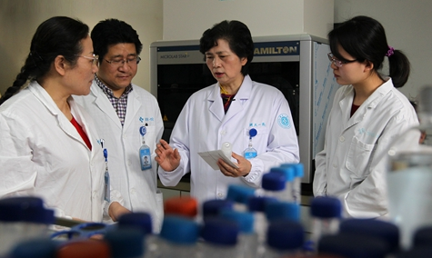 『科学家』李兰娟再次披露研发成果，迅速引发热议，是否能带来新的转机？