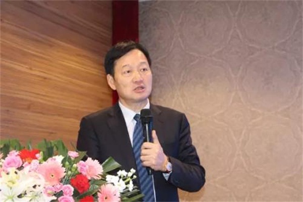 许家印@房地产比不上养猪，养猪大王反超许家印，坐拥2416亿财富