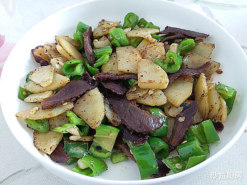 『土豆』土豆和它一起炒，吃着比肉香，家人都爱吃，太解馋了