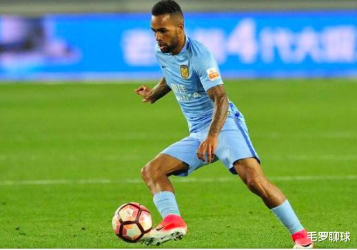 世界杯|国足5亿归化巨星不走了？曝恒大上港或出手，为李铁留世界杯核心