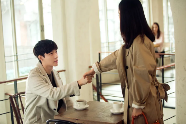 张艺兴■张艺兴这部电影被压四年，女二曾出演庆余年，男二已经火成顶流