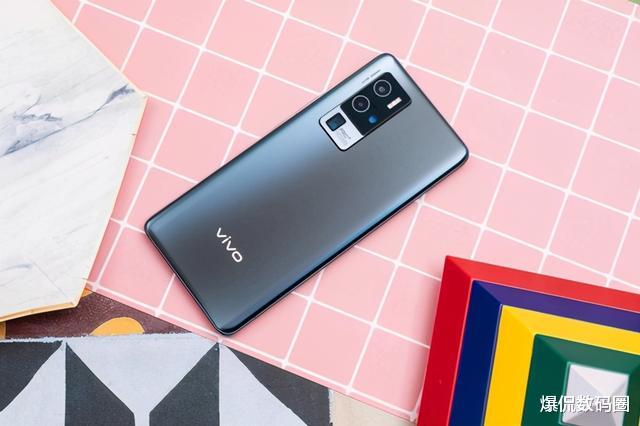 高通骁龙|不愧是价格屠夫！两千元新国产旗舰，性能竟媲美六千元超级旗舰