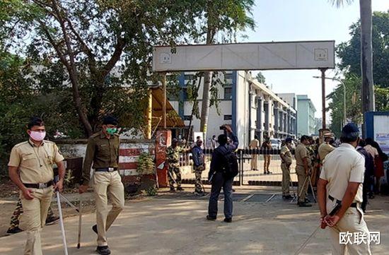 欧联网 印度医院新生儿病房凌晨失火 10名婴儿命丧火海