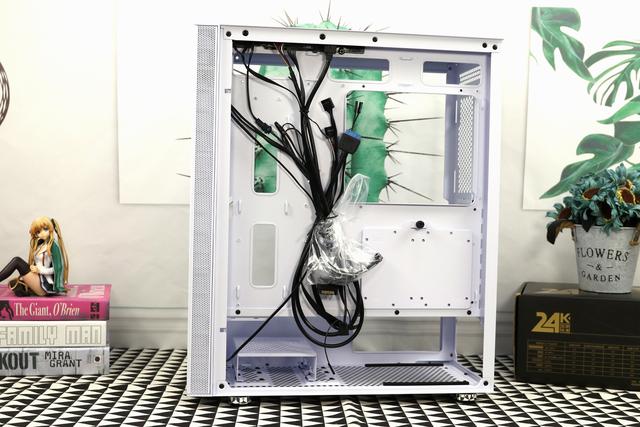 固态硬盘|随心配简单装,先马易大师上手开箱体验