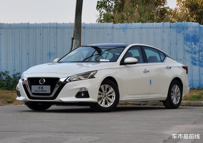 拖拉机：刚上市就降4万多，提速6秒，安全评分排名第一，秒杀雅阁和凯美瑞