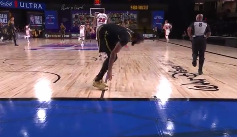 莫里斯|别骂了!打满末节全场0分,他就是来背锅的