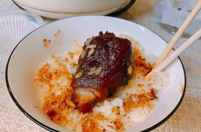 米饭|看了唐艺昕的这句话，才知道张若昀晒的美食里，为什么常有肉菜