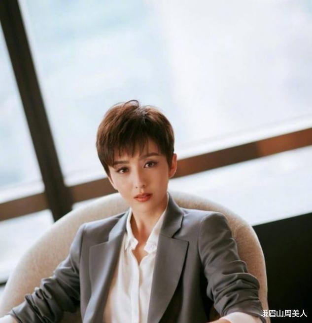 发型|女人过了40岁，尽量避开这5种发型，尤其是第二种，显老又土气