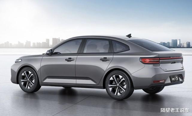 宝骏|比轩逸更适合家用,仅售4万就有B级车大空间,油耗6L,颜值迷倒一片