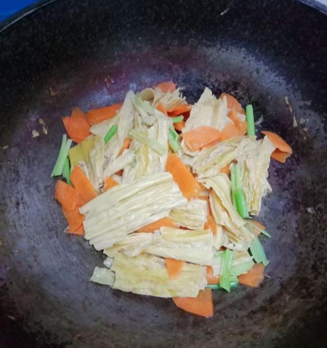 「乙肝」天然“黄体酮”终被发现，成本不到3块钱，女人常吃皮肤好显年轻